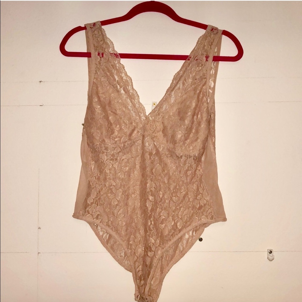 NWT Mustard Seed nude/mauve lace body suit medium
